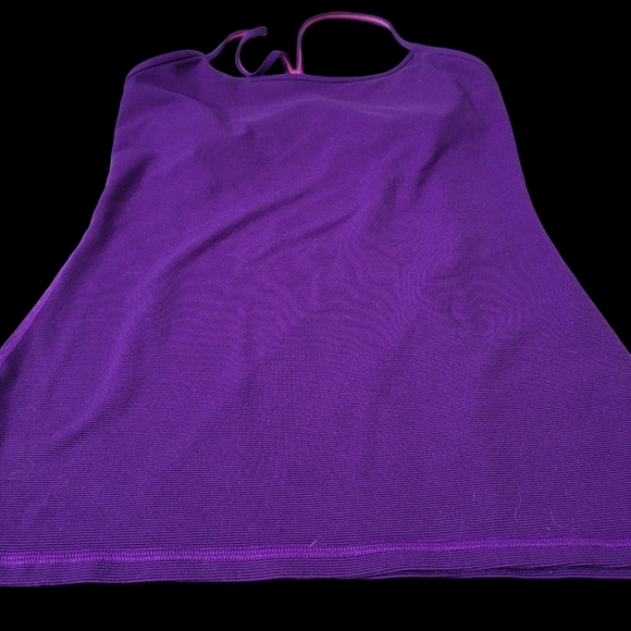 Lululemon woman's size 6 with pink  accents on upper straps. - Picture 9 of 10